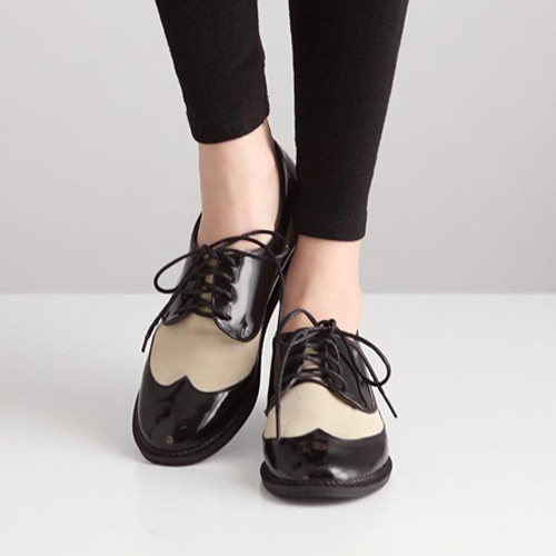 Retro And Casual Round Closed Toe Lace Up CreamColored Flats