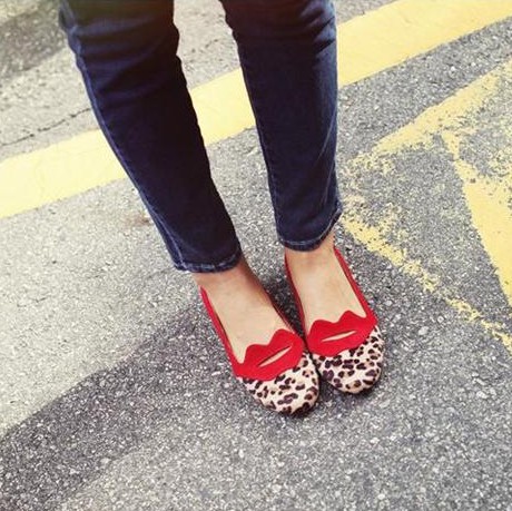 flat closed in low heel shoes